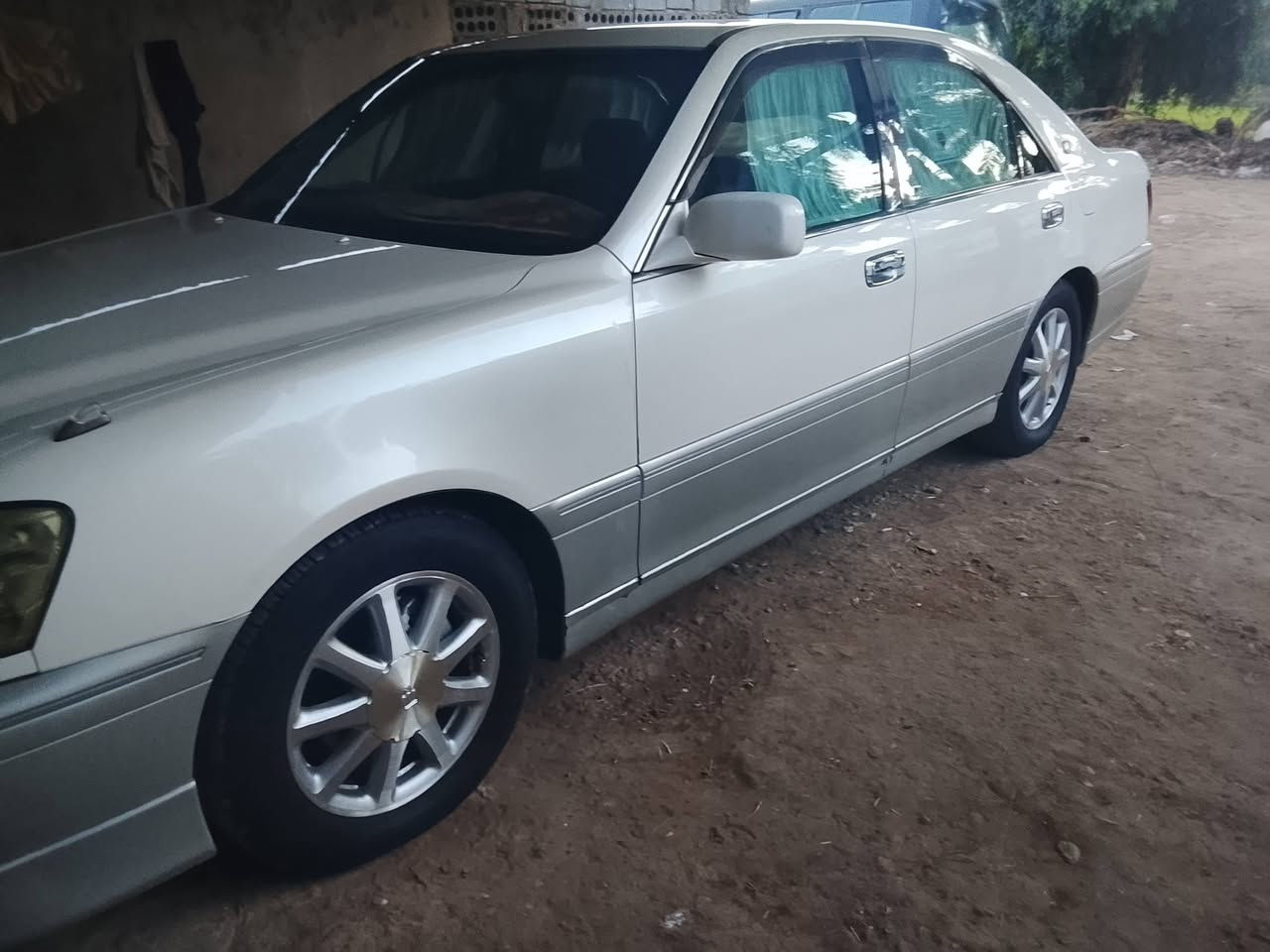 كفاله عامه رقم دولي مشروع وطني عل السنونار حد ال نضافه حجر الشركه بيه دكمتين كرستال برده خلفيه السعر137 بيه مجال احله من صوره لل استفسار ***********
