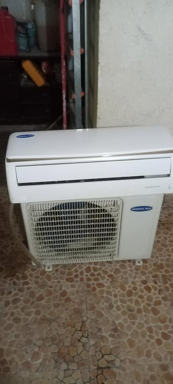 سبلت جنرال ماكس عادي غازه 410 مستخدم موسم واحد اخو جديد تبريده ثلج والله اريده ب 300 مكاني بلديات *********** بس واتساب اذا عاجبك تشتري راسلني
