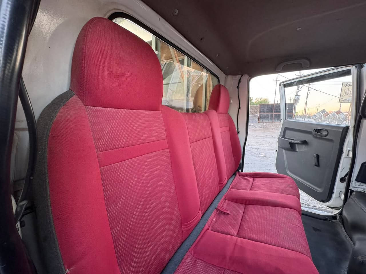 السلام عليكم كيا دبل قمارة موديل 2013 مكفولة السيارة باسمي المكان كربلاء طويريج  السعر 118 وبيه مجال 
***********
