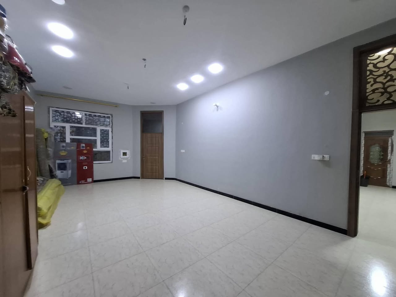 سلام عليكم ع بركه الله للبيع بيت طابو زراعي سند 25 مساحه الكليه 3250مقاطعه 17مداور مباشر مكانه بدايه معمل الطابوك سابقا السعر خاص او لاتصال ***********
