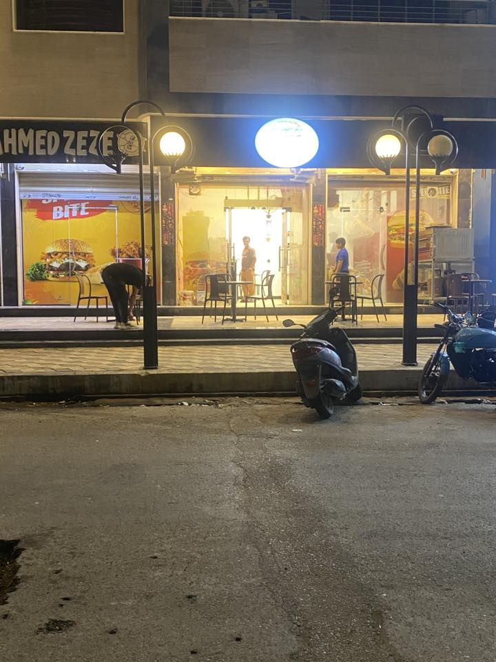 مطعم للبيع مع كافه تفاصيله الموقع شارع فلسطين مقابيل المنتزهات       لاستفسار *********** 
‭0771 527 4864‬

