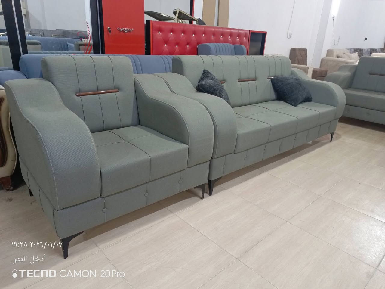 عمل ديوانات بكافة الموديلات واللوان والتصاميم التركيه من الخشب والاسفنج والبلوك شرط الضمان والدقه في العمل والخياطه وحسب الطلب وتجهيز المعارض من جمله ومفرد 
كلار.. شهيدان 
ت ***********
ت ***********
ومتوفر جمله باانسب الاسعار
