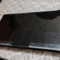 شباب عندي شاشة tcl c645  حجم 50 جديدة تلهف لهف الهوة ما شامة بعدها بلز...