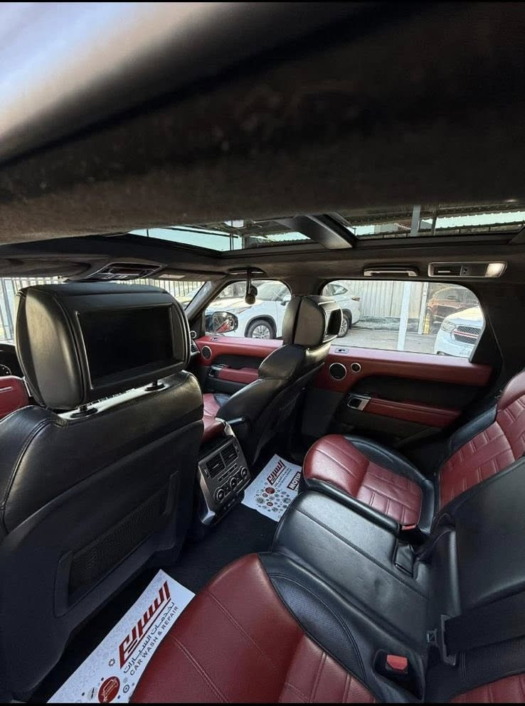 السلام عليكم
رانج روفر 2017 سبورت اعلى فئة 
خليجي مكفولة من الضربة و الصبغ 
ماشية 145,000 
فول مواصفات
فتحة 
أبواب شفط 
محرك 8 سلندر
كشنات جلد 
دواسات كهرباء 
رادار 
مساج 
و بعد اكو مواصفات 
مكان السيارة بغداد 
الرقم ***********
