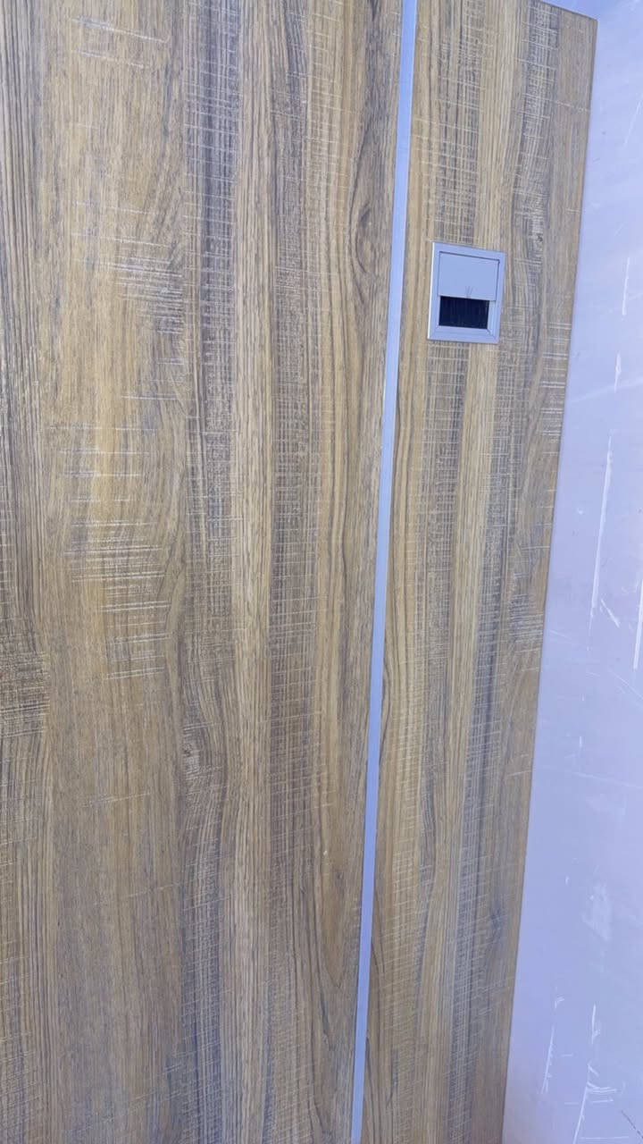 مرحبا
عندي هذا اللوكر جديد كلش اي ضرر مابي 
وهذا الميز المكتبي بي الجرار الاول بي ضرر وهاي الي بنص الخشب الابيض بيها كسر


**إذا كنت صاحب هذا الإعلان وتريد حذفه لأي سبب، رجاءا أرسل رسالة إلى الدعم الفني**