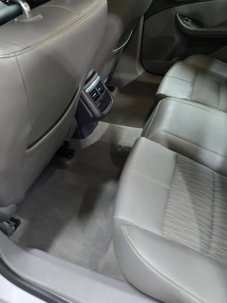 السلام عليكم
امبالا 2019
تبديل قبق جنطة حادث خفيف جداً 
وبيها حالوب خفيف
مواصفات Lt
V6
رقم سليمانية بأسمي 
السيارة ماشية ١٦٦كيلو قابلة للزيادة
السعر 135  مكاني الديوانيه
للاتصال ***********
