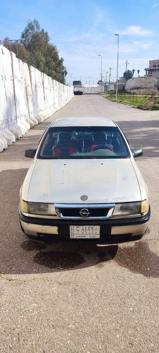 حجم 18 موديل 91
سنويه 2030
سياره جاهزه من كلشي محرك كير كهربائيات 
بيها طخه من وره 
 45 وبيها مجال بسيط 
‏‪0750 761 0469‬‏
