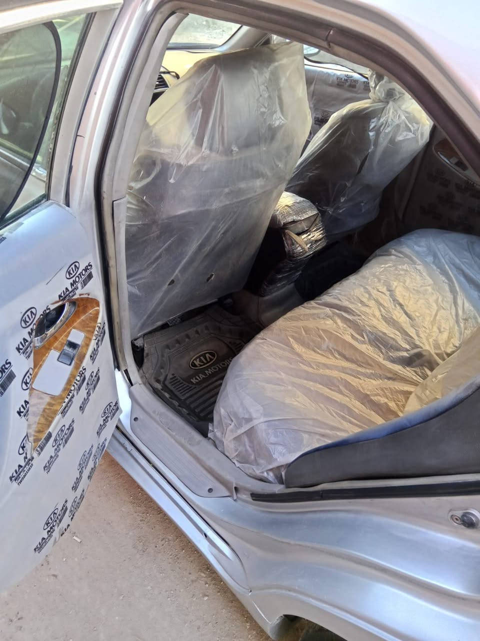 ا
السلام عليكم كامري 2007 للبيع كير جديد صالة شهرين  محرك خير من الله تبريد منضومة كاملة جديدة من عدة لفريز تبريد ثلج السيارة وارد امريكي ضربتهة بل جاملغ الامامي وكو ضربة بل جاملغ الخلفي مصبوغة عام جديد بعدهة مابولشة نواقصهة دبلات خلفية وطوبة مال صدر امامي السيارة بسمي شرط التحويل مصفرة غرامات السنوية صارلهة 10 ايام صاقطة مكاني بغداد الدورة سعرهة 72 بيهة مجال بسيط ***********
