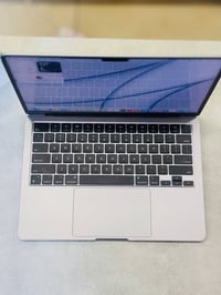 ماك اير m3 2024 رام 16g  هارد 512g  بطارية 98 مشحون ٢٠ مرة  حجم 13.6 4...