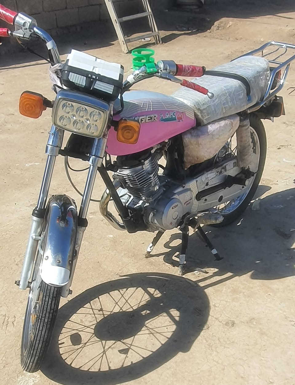 سلام عليكم 
دراجه للبيع كلك كلك دراجه كامله كله 
سعر 425وبيه مجال مكان ناصريه قضاء الصلاح 
شراي بي خير ويدلل رقم***********
