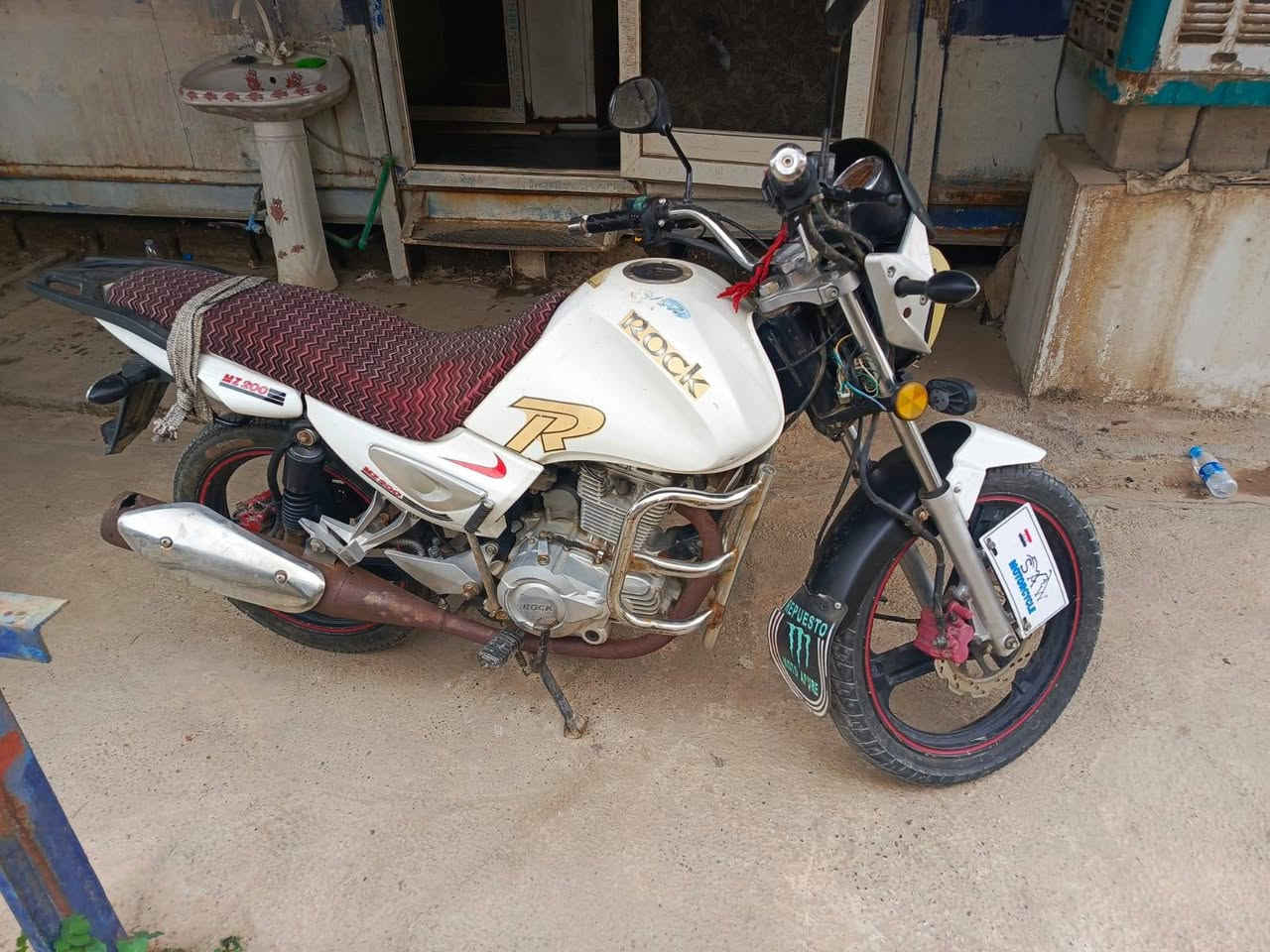 السلام عليكم دراجة لبيع سنكي موديل 16 محرك 200 مطاور نضيف ومرتب مكاني الدجيل السعر 700 لستفسار اتصل على الرقم ***********
