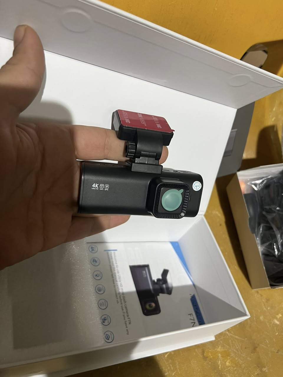 ماركة redtiger
دقة 4k حقيقي 
وايفاي


**إذا كنت صاحب هذا الإعلان وتريد حذفه لأي سبب، رجاءا أرسل رسالة إلى الدعم الفني**