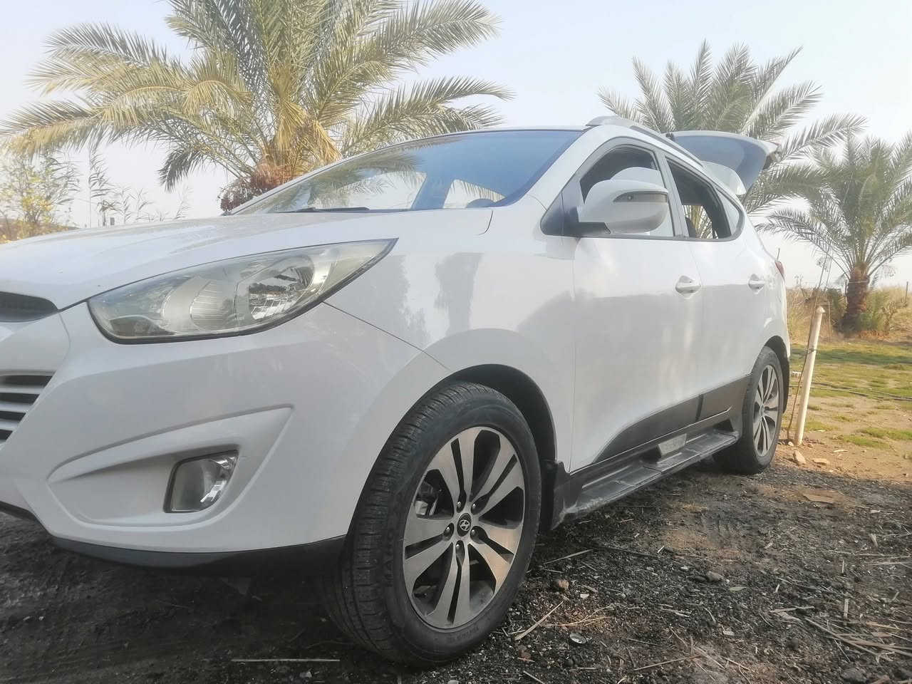 السلام عليكم ورحمة الله وبركاته
توكسان ٢٠١٣ خليجي رقم بغداد انكليزي تحويل مباشر بيهه صبغ بالجاملغ الخلفي فقط وبدون دواخل السعر ١٤٢ وبيهه مجال قليل للاتصال *********** مكان السياره بغداد قضاء المحموديه
