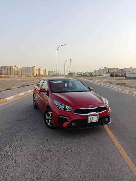 سلام عليكم 
سيراتو 2021 دولية للبيع بدون مواصفات السيارة بيها بس شاشة وكامرة وحساسات اني شادهن ماشية 75 الف كيلو السيارة بيها باردب بالجاملغ الامامي على كد اصبعين ورصعات بيها وشخط على گد اصبع السنوية بأسمي ما منتهية مكاني بغداد رقمي ***********
