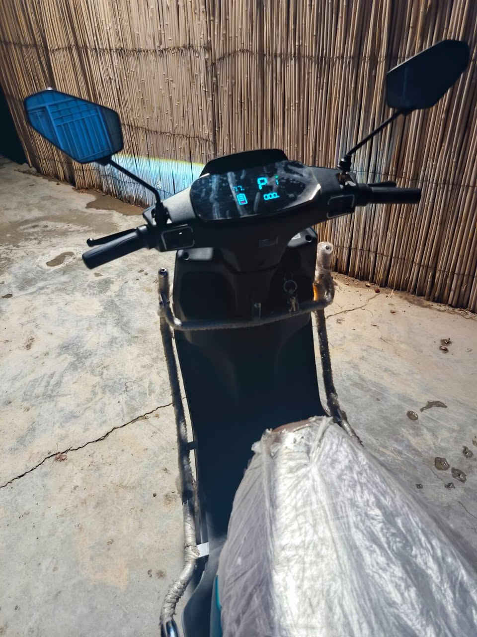 السلام عليكم دراجه شحن   موديل 2025 دراجه نضيفه تمشيك بل شحنه وحده 65 كليو سرعه 100  سعر 750 وبيه مجال الاتصال عله الرقم ***********
متواجد فيس
