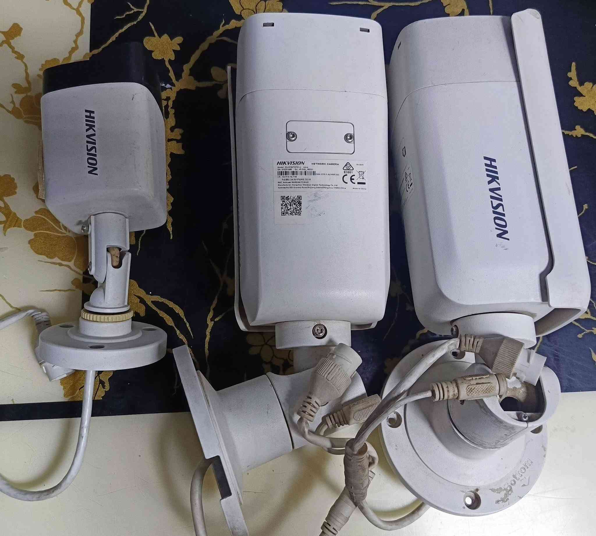 كامرات مراقبة هايك فيشن IP مستخدمة للبيع. تشتغل و تاخذها عالضمان. 
2 كبار
1 صغيرة
الموقع بغداد الكرخ. 
*********** واتس اب.
