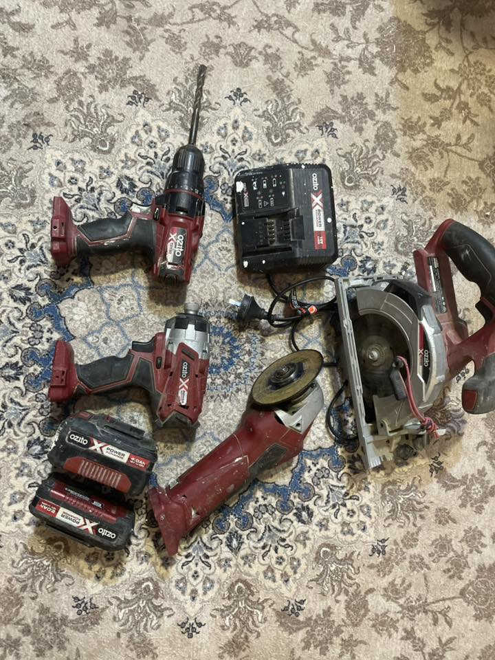 تخم كامل شغال شرط الفحص مستعمل من شركه ozito سعره 100 ألف للأستفسار ***********
