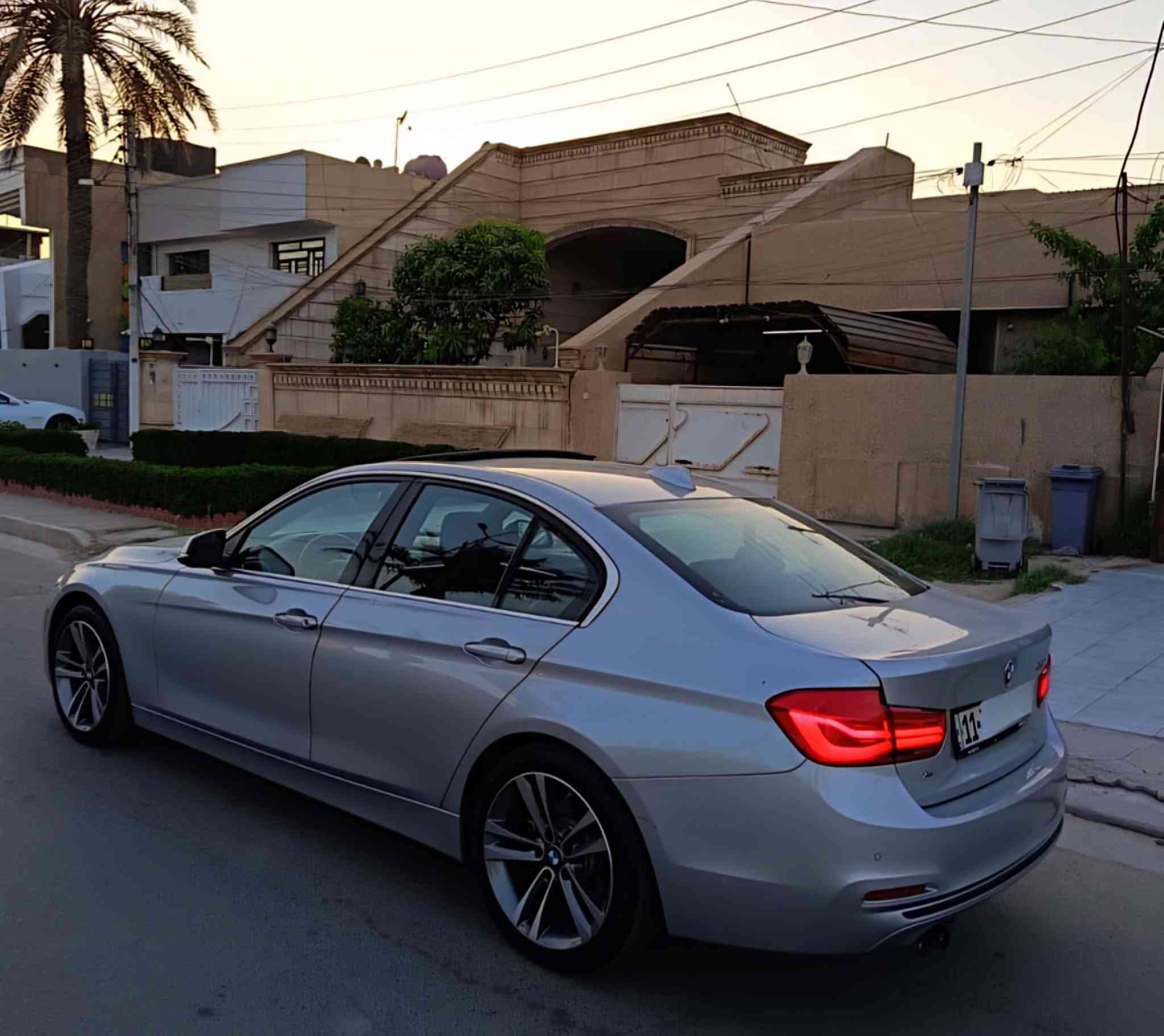 للبيع/BMW/ 330/ 2018
المحرك (B48) 2.0 T
وارد امريكي بدون حادث 
الحاله / تقرير وبشرط قطرة ماء مابيها تجي تفحص وين ميعجبك 
السيارة بحاله ممتازة (صفر مسج )
المواصفات 
فتحة سقف 
شاشة + مقاعد جلد كهرباء  ميموري وخزن والكشن 3 قطع / صندوق كهرباء 
تدفئة كشنات + تدفئة الاستيرن 
داتا شووو 
السيارة بحاله ممتازة وماشيه 80000
السعر / 188 وبيها مجال 
الاتصال / *********** 
*********** / علي
