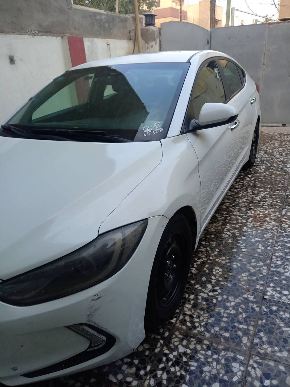 النترا 2017 حادث جاملغ وبنيد مصبوغه حزام بيها تكشير بالقماره والصندوك وخيط تبخير خفيف *********** السعر 99 بيها مجال بسيط جداََ سياره بيها بعض الملاحضات. ٠
