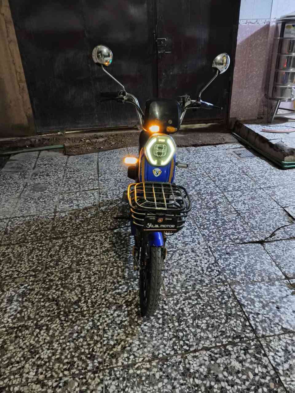 دراجة هوائية شحن للبيع ب500 وبيها مجال جديدة خمس بطاريات مع أنذار سرقة وتشغيل عن بعد بصمة تلاث سرعات


**إذا كنت صاحب هذا الإعلان وتريد حذفه لأي سبب، رجاءا أرسل رسالة إلى الدعم الفني**