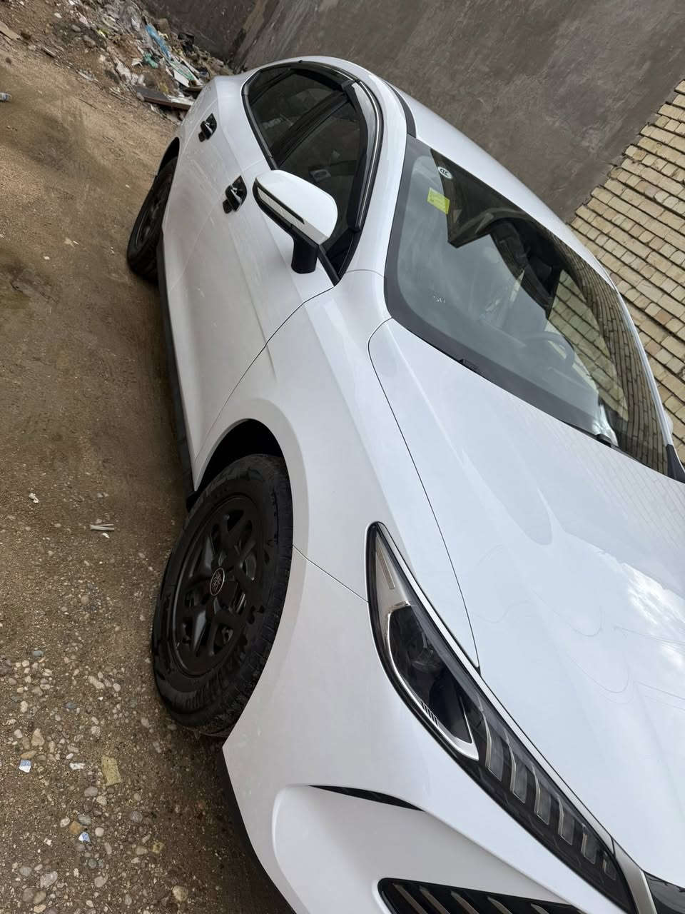 السلام عليكم 
بي واي دي كن بلاس ماشيه ٢٠٠٠
مبدل دهن وكاعيات ومطريات 
ويدات بوب-طاسه باب 
فرشه دشبول امامي وخلفي 
سياره مرتبه ع آخر حبايه 
بعدها زيرو مرقم بغداد بسمي 
السعر ١٨ بسعر السوك 
والي يكول ليش تبيع امانه الله محتاج فلوس 
والميعجبه السعر يعبر المنشور 
*********** بغداد المحموديه
