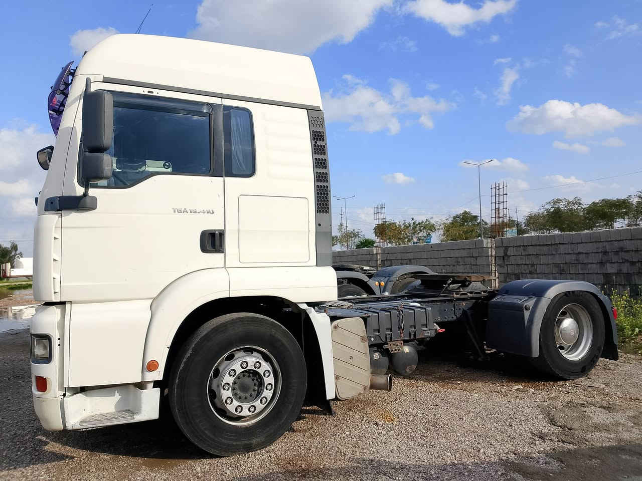 مان مودیل 2001 فول
مواسفات اتوماتیک رتایدەر 
سنویە مربوتە تنکەر تاک تایر تنکر ماموجود مکان کلار سعری ***********
