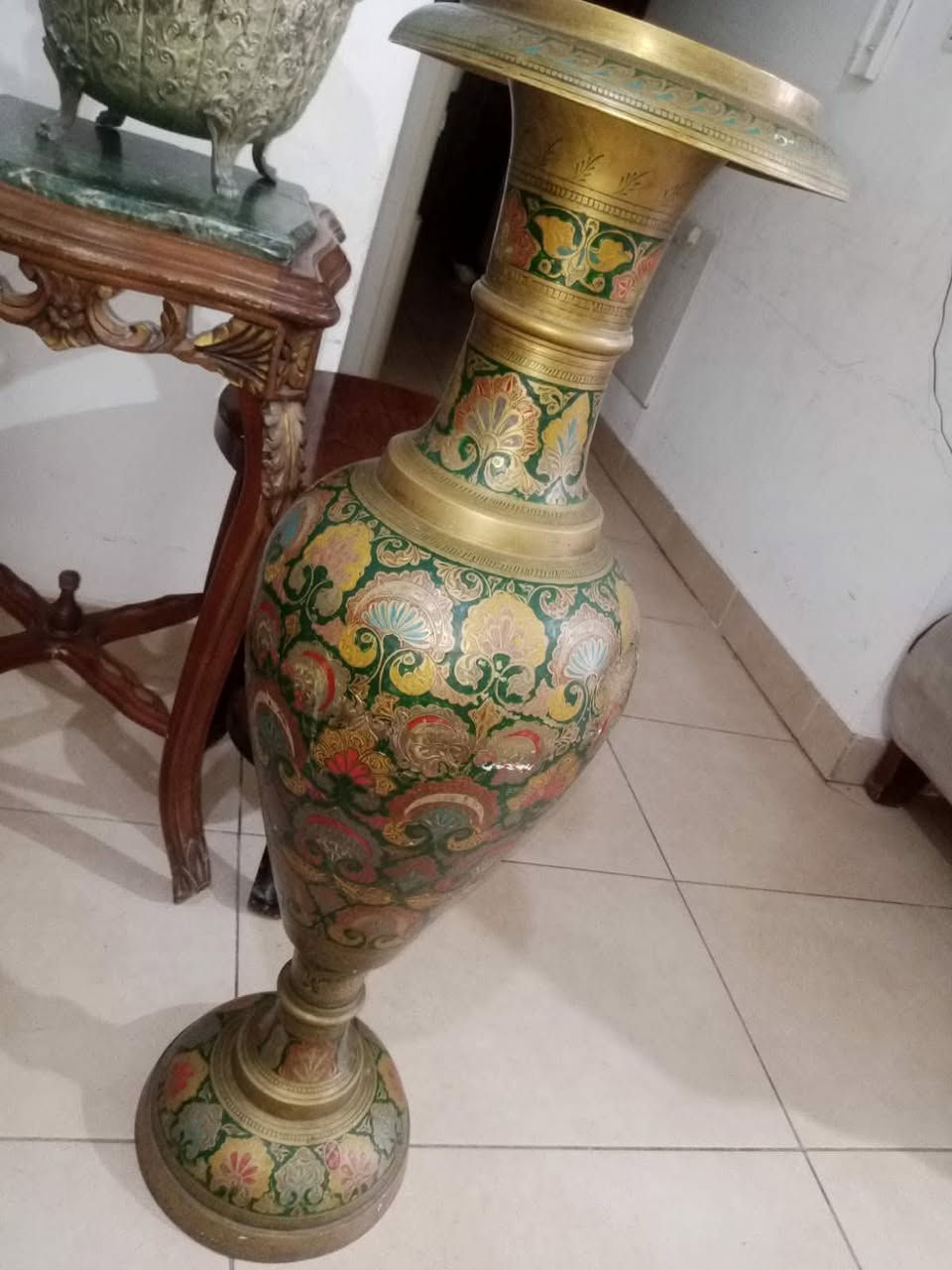 مزهريات نحاس حجم كبير ضخمات بالصلاة عالنبي ارتفاع حوالي متر وزن عالي للمهتمين فقط التواصل خاص او عالرقم 0796195550


**إذا كنت صاحب هذا الإعلان وتريد حذفه لأي سبب، رجاءا أرسل رسالة إلى الدعم الفني**