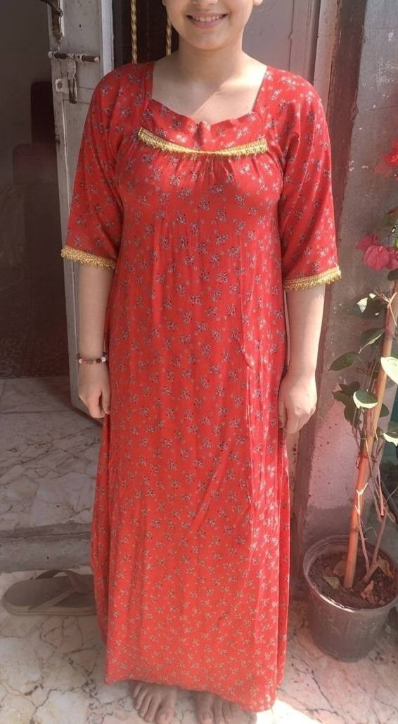 ***********سلام عليكم  بنات اني خياطه حاطه جديد بالستكشافات
اخيط ملابس صيفيه مال بيت اخذ بس تعاب ايدي  3 الف لي تريد اخيطلها اني اخذ بس 3 على ثوب ادمن يرحم والديك وافق لا تترك منشوري معلق
