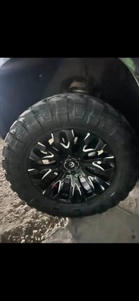تايرات ماركه ڤيول امريكي عدد 3 نظيفات والرابع مقارب للبيع فقط التاير ق...