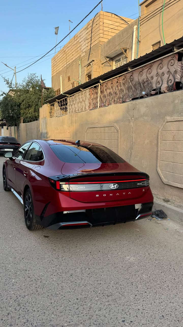 سوناتا 2025 داخل تقرير غرق شغالة شرط كير مكينه كهربائيات بلادي كفاله عامه معوقين بصرة 

المواصفات :

الموديل : 2025
المحرك : 2.5L (اربعة سلندر)

لايتات زينون اصل مع حاجب LED مع اشارة LED

رادار امامي مانع تصادم
رادار جانبي (نقاط عمياء) بالمرايا الجانبية
تحديد مسار وقيادة ذاتية 
گير شفتر بالستيرن للتحكم بالگير العادي
كامرة خلفية دوارة اصل مع الستيرن
شاشة الدشبول حجم كبير للتحكم بأيعازات السيارة
تحكم فول كهرباء لكرسي السائق

تشغيل عن بعد
كير 8نمر + كير تعليك +شفتات ستيرن 
5 وظعيات قيادة 
كيلو متر ديجتال 
تحديد مسار الطريق 
تدفئه كشنات 
بصمه تشغيل +بصمه ابواب 
سايد بريك دگمة
تحكم ستيرن جهتين بلوتوث وحاكية وكروس سرعة وتحكم صوت 
نظام ABS مانع انزلاق
السيارة جديدة وبوضع الشركة.

***********
السعر:198 وبيها مجال البصرة, العراق
