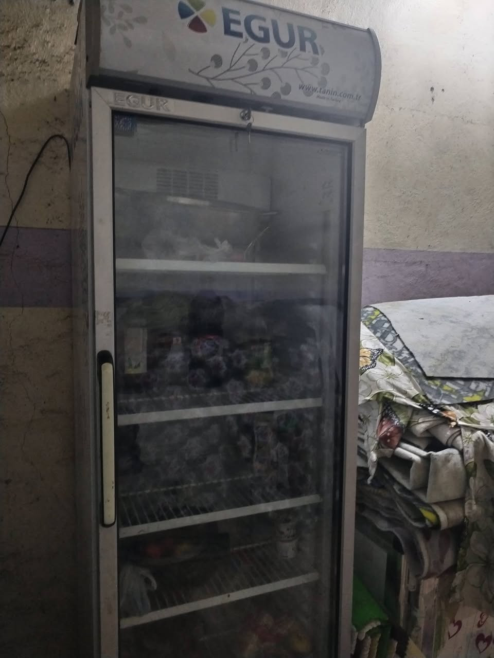 اغراض للبيع نضيفات العارضه تشتغل وتجمد سعرها ٢٢٥ وبيها مجال الاوفن ٣٠ الف وبي مجال ميز بلازمه ٥٠ وبي مجال للشراي التواصل على الوات ساب ***********
