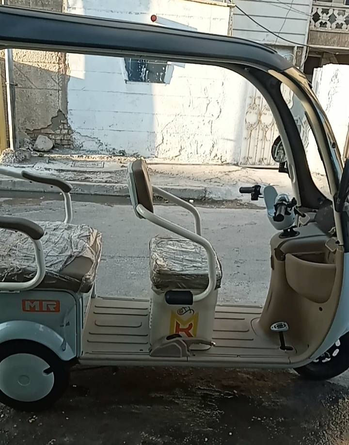 دراجة ثلاث عجلات جديده استخدام اقل الشهر السعر مليون وربع وبيها مجال للشراي مكاني بغداد شراي اتصل ***********
