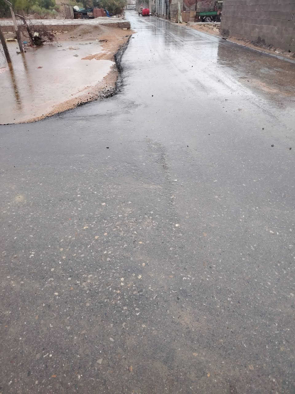 قطع للبيع قرب الجامعة والمستشفى الأطفال كافة الخدمات طابو زراعي سعر 200م ب 15 مليون خدمات افظل من ال طابو غاط بالطين حاليا الزراعي تصدر الساحة انظر بعينك حاليا تمطر ***********
