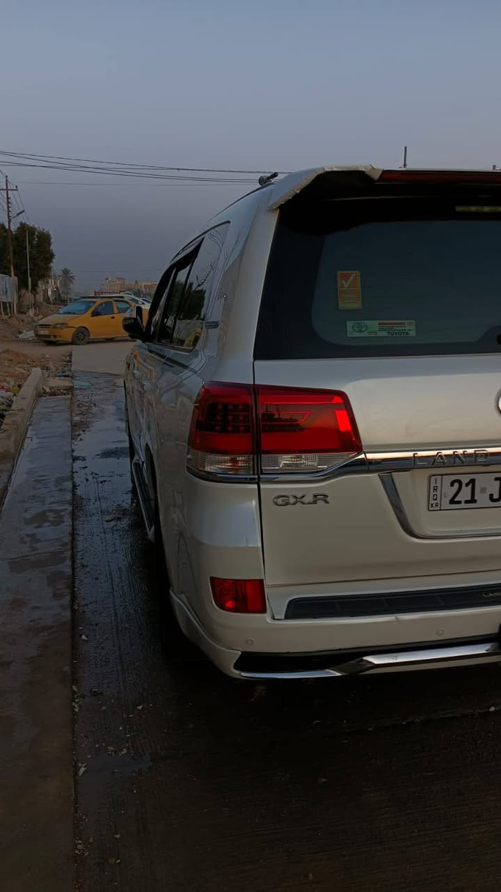السلام عليكم بيع اومراوس محتاج فرق لاندكروزر gxr موديل 2016 رقم سليمانية باسمي السيارة بلادية فقط تحديث دعاميات والويل كب موديل 21 كير محرك حدادية تبريد كهربائيات كلا وضع شركة ماشية 180 الف حقيقي شرط الفحص متواجدة في بابل حي الطيارة للاستفسار *********** متواجد واتساب

