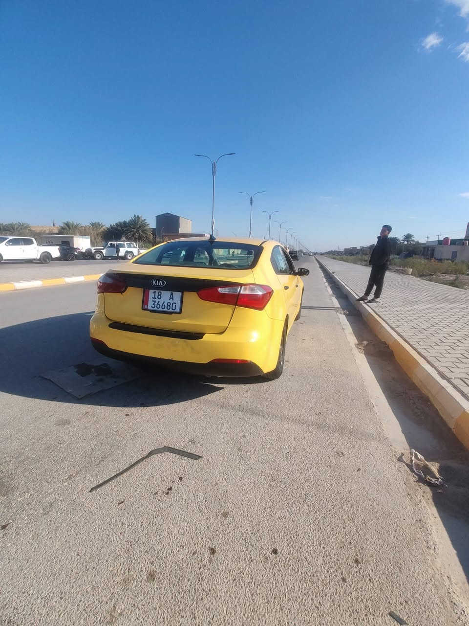 السلام عليكم كيافورتي البيع موديل 2015السياره بيهة بجم  محرك 1800 جديد قبل شهرين شاده  بسمي تحويل مباشر السعر 90وبيهة مجال ***********/***********
