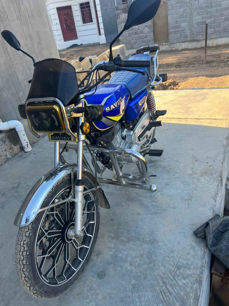 السلام عليكم دراجه سيفان موديل 2024 بيه بس منفيس فقط السعر 800 وبيه مجال مكان الصقلاويه رقم الهاتف ***********
