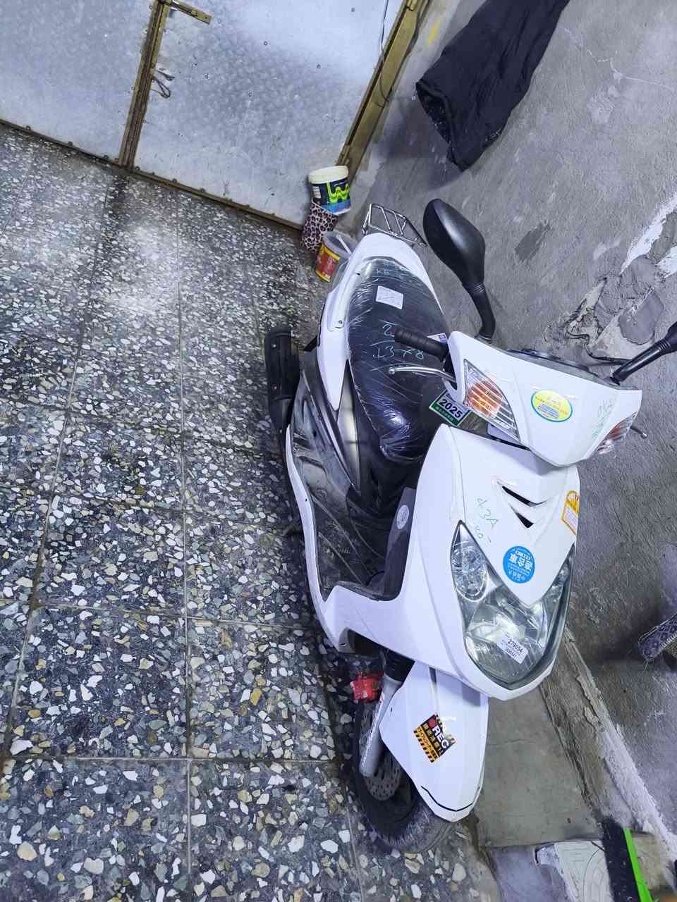 السلام عليكم من رخصة مدير الاكروب دراجة سكنس فحل مكفولة نوزل سعر 850  مكان شهداء العبيدي ***********
