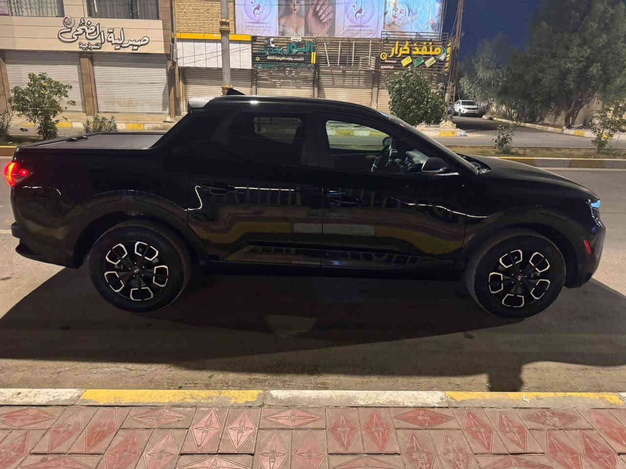 سلام عليكم ورحمة الله وبركاته 
سانتا كروزLimted 
مديل2023
كفاله عامه حادث فقط الدعاميه 
فول واحد على واحد  
1.مكينه2.5T
2.فتحه سقف 
3.بصمه 
4.كشنات تدفئه
5.كشنات كهرباء
6.تشغيل عن بعد 
7.سياقه ذاتيه
8.لايت لد
9.هاند بريك كهرباء
4.10×4 دفع رباعي
11.بكلايت لد 
12.رادار امامي 
13.تحكم ستيرن جهتين
14.حساسات 
15.شحن وايرليس
16.اشاره بالمري
17.كامره خلفيه
18.ويل كب 
19.حره
20.ماشيا mi24الف
رقم التلفون *********** 
سعر 200 بي مجال 
مكان السياره الناصريه مركز 
ملاحظه السياره بدون رقم تترقم جميع المحافظات
