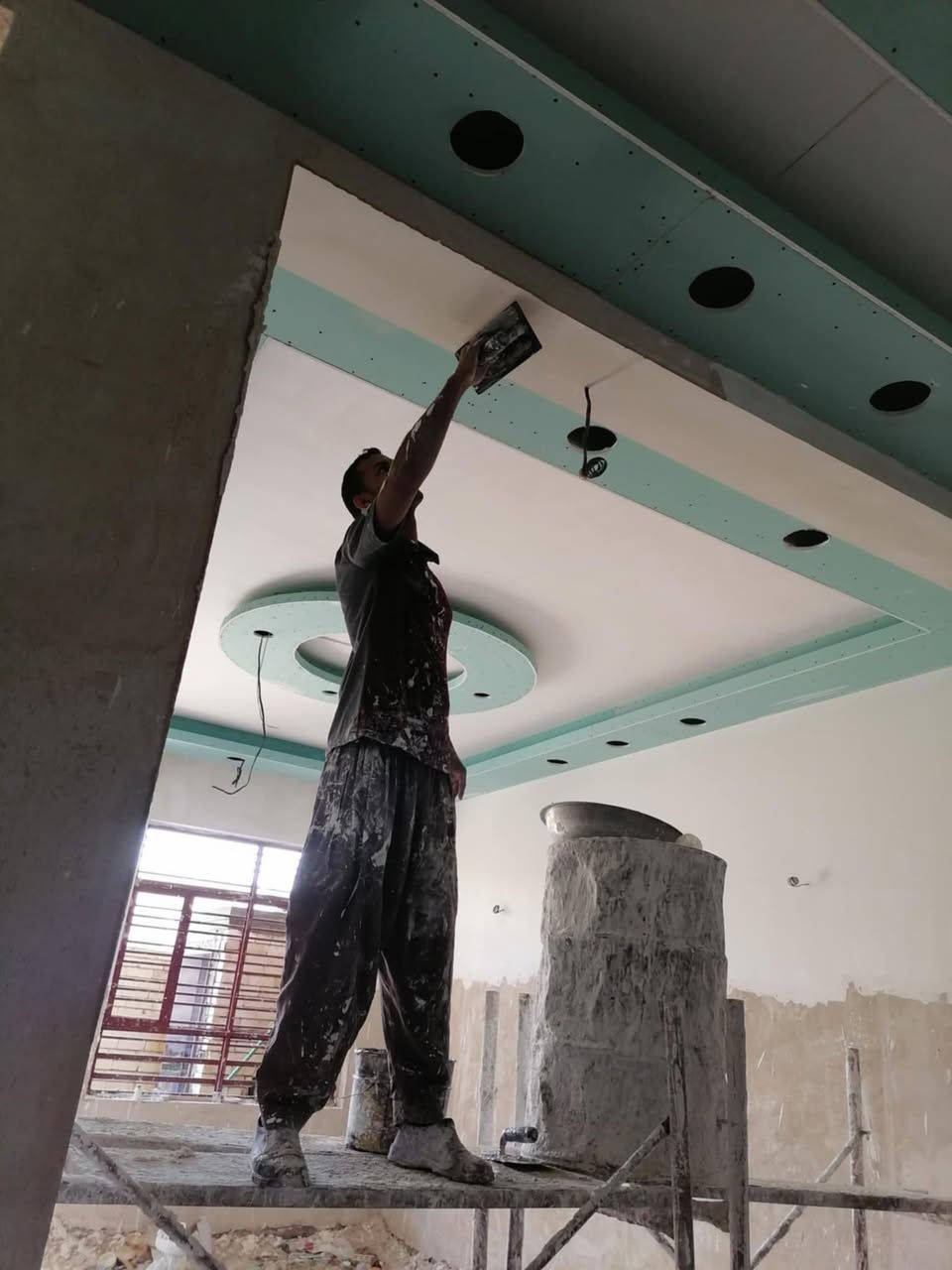 سلام عليكم خلفه لبخ جص سمنت بورك متفرغ حالين /***********/كربلاء/
