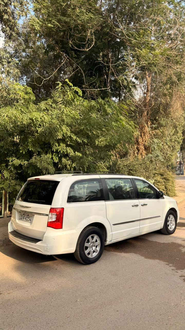 للبيع كرايسلر تاون كانتري
2012 وارد أمريكي حادث جاملغ ايمن وباب شواصي لغود كفالة ايرباك ستيرن ودشبول السيارة قطعتين صبغ فقط فول مواصفات بيبان كهرباء جنطة كهرباء شاشه كامرة خلفيه كشنات جلد تشغيل عن بعد شاشات بالسقف شاشة اعطال كشن السايق كهرباء تبريد بيانو كشنات بلع مكينه كير تبريد صدر خير من الله رقم بغداد الدولي بسمي هزة جديدة 
السعر 130 وبيها مجال 
مكان السيارة بغداد الامين الثانيه 
للاستفسار 
‏‪0770 884 5139‬‏
‏‪0772 671 8570‬‏
