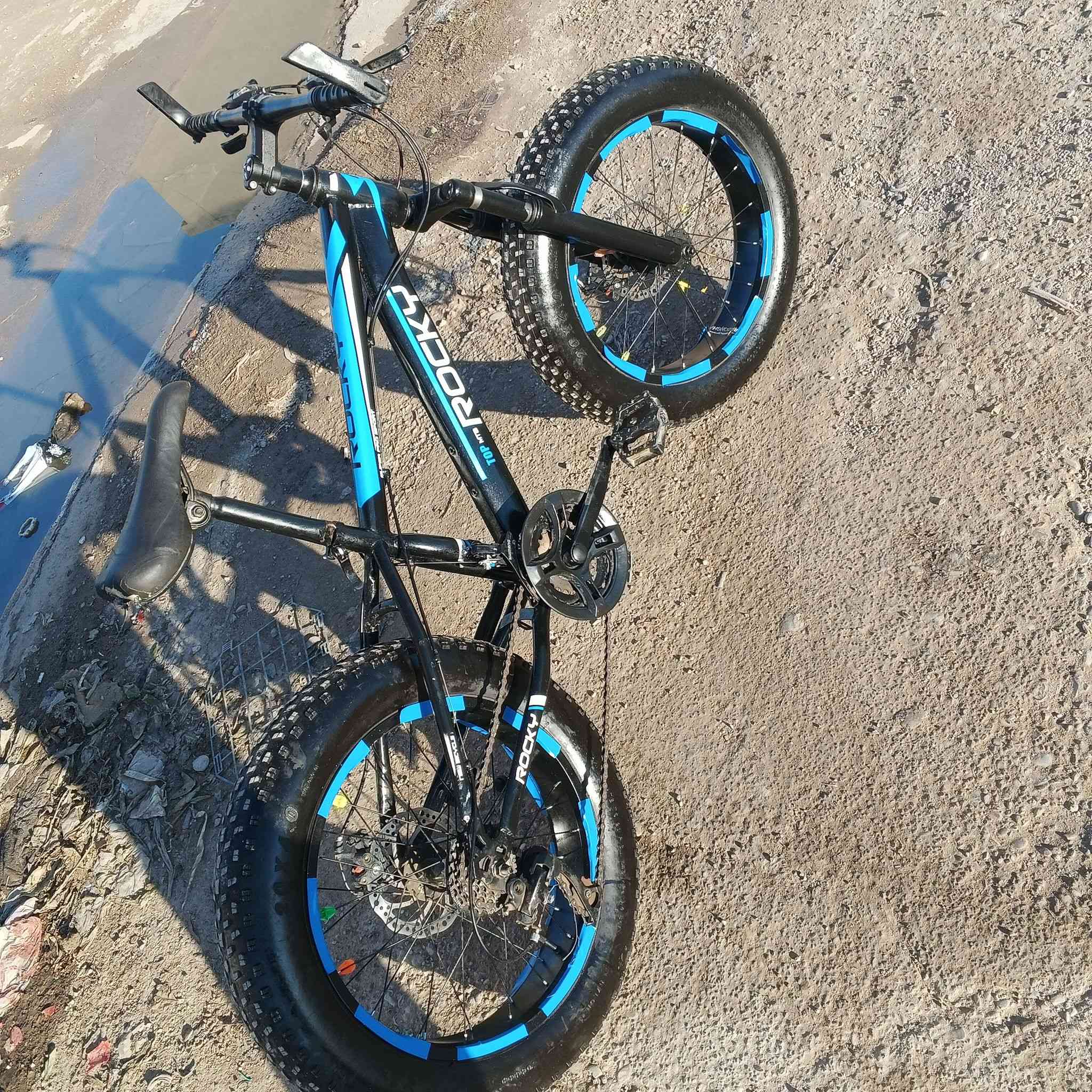 سلام عليكم باسكل دبابه فول نضافه الله شاهد عليه سعر 60 بيها مجال شراي خابرني رقم او خاص مفتوح رقم الهاتف ***********
