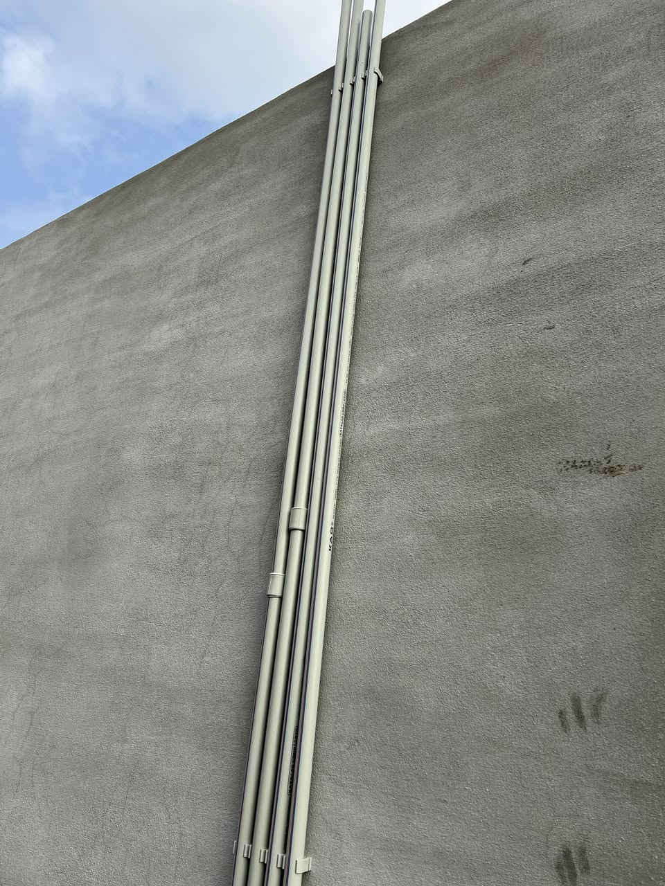 سلام عليكم …مستعدون  لتركيب كافة الخلاطات والكيزرات والماطورات المي والفلاتر والمغاسل الحديثه والقديمه والتانكيات والبوسترات ..اسطة بورجي جوال اوصل لباب بيتك  فقط اتصل ع رقم (***********) موجود واتس اب
