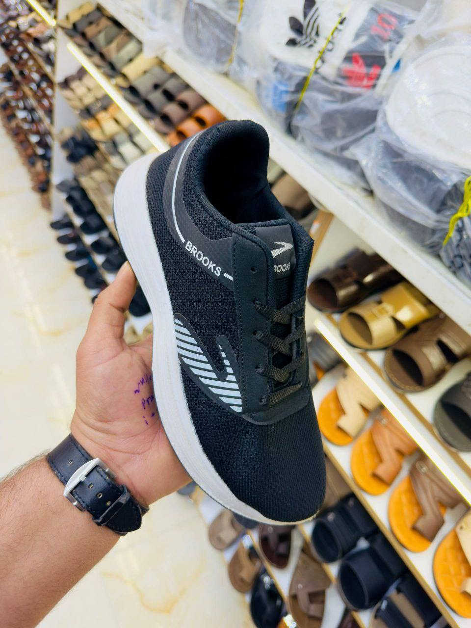 حذاء بوت رجالي عالي ايراني درجة اولى. 
كارتون 12 قطعة علبة لون واحد 
سعر الكارتون 52 الف. 
قياس 41 الى 44.. 
🚛يوجد توصيل لجميع المحافظات. 
https://t.me/wadq_g99


**إذا كنت صاحب هذا الإعلان وتريد حذفه لأي سبب، رجاءا أرسل رسالة إلى الدعم الفني**