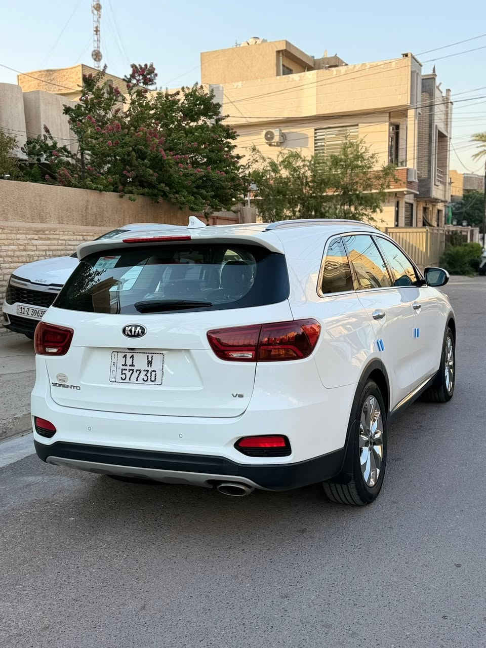 السلام عليكم
كيا سورنتو 2019الشركه الدولية فول عدا البانوراما
؛رقم بغداد مشروع وطني تحويل مباشر 
(مكفولة من الضربه والصبغ والتبديل عدا كارت شبر  )سيارة كلش جديدة بمعنى الكلمه 
؛مواصفات 
؛بصمه 
؛كشنات جلد +كهرباء 
؛مري شفط 
؛اشاير مري 
؛7راكب ٣قطع تبريد 
؛تبريد بيانو 
؛حساسات امامي خلفي 
؛صندوك كهرباء
؛بردات خلفيه 
؛لايت زنون 
؛مكينه 6سلندر 
؛ماشيه 78 حقيقي اسخدام شخصي 
؛السعر 240وبيهة   مجال بسيط 
؛اي استفسار ***********
مكاني بغداد حي القاهرة
