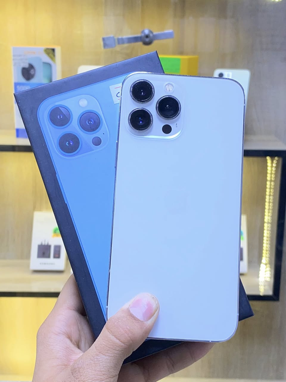 🌙🌙عروض شهر رمضان 🌙🌙
ايفون13برو  ماكس  لون مميز  ابيض  ذاكره  256 بطاريه79 🔋 نموذج M كارتون  شرق اوسط
 ممبدل بي شي مع ضمان 5 ايام  نضافه 100‎%‎ زلغ ما بي وتر بروف كامل ملحقاته الجهاز نضافه كانما فاتحه من الكارتونه بلحاسبه كله نورمال  
متوفر خدمة توصيل بشروط اوليه جميع محافظات العراق 🇮🇶 
مكاني   كربلاء تحت جسر باب طويريج منفذ ابو حيدر للمبايل
☎️*********** 
سعر650 الف
