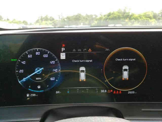 للبيع كيا سبورتج موديل 2023 
فول مواصفات  اعلى فئة SX  برستيج  هايبرد 
   مواصفاتها وسعرها 195 
1  بانوراما
2  كامرات محيطية 360 
3  رادارات جانبية 
4  رادار امامي +  خلفي 
5  بصمة : تشغيل - ابواب - صندوك
6  صندوك كهرباء ذكي 
7  شاشة كبيرة  تدعم كاربلاي واندرويد اوتو وفول تحكمات لمس
8  كيجات الكترونية متغيرة حسب الوضعيات
9   انظمة القيادة : سبورت - سمارت - نورمال
10  كشنات جلد  + كشنات تدفه وكشنات كهرباء مع تدفه ستيرن
11 كشنات تبريد
12  كراسي كهرباء فول تحكم مع كشن امامي متحرك عند النزول اوتماتيك
12  اضواء ترحيب عند الاقتراب مع ترحيب داخلي عند الصعود او المغادرة
13  شحن وايرليس
14  منافذ تايب سي عدد 3 مع 2 في الكشنات ومنفذ يو اس بي ومنفذ جداحة
15  هاند بريك بصمة
16  اوتو هولد
17  نظام سياقه ذاتيه وتوقف ذاتي
18  كامرا دوارة 
19  تحديد مسار ذكي
20  خزن ميموري لوضعيه الكشن
21   نقطة عمياء
22   كروز سرعة
23  شاشه تبريد لمس
24   سستم صوت هارمن كاردن
25  اناره داخليه LED لمس
26   خزن كشن سائق ميموري وضعيتان
27   ويل كب حجم 18 وحساس اطارات
28   اشاير بالمري
29   تشغيل عن بعد
30   شاشة لمس متغيرة لتحكم الميديا او لتبريد
31    فول تحكمات ستيرن
32  حساسات خلفية + حساسات اماميه
33   لد نهاري 
34   لايتات زنون عالي ناصي 
35  مانع انزلاق

رقم بغداد تحويل مباشر بأسم المشتري
حادث السيارة : السيارة حادثها دعامية خلفية فقط
مكانها بغداد السيدية ومحرك مفتوح مجفت 
رقم صاحب سيارة *********** وتس اب موجود
