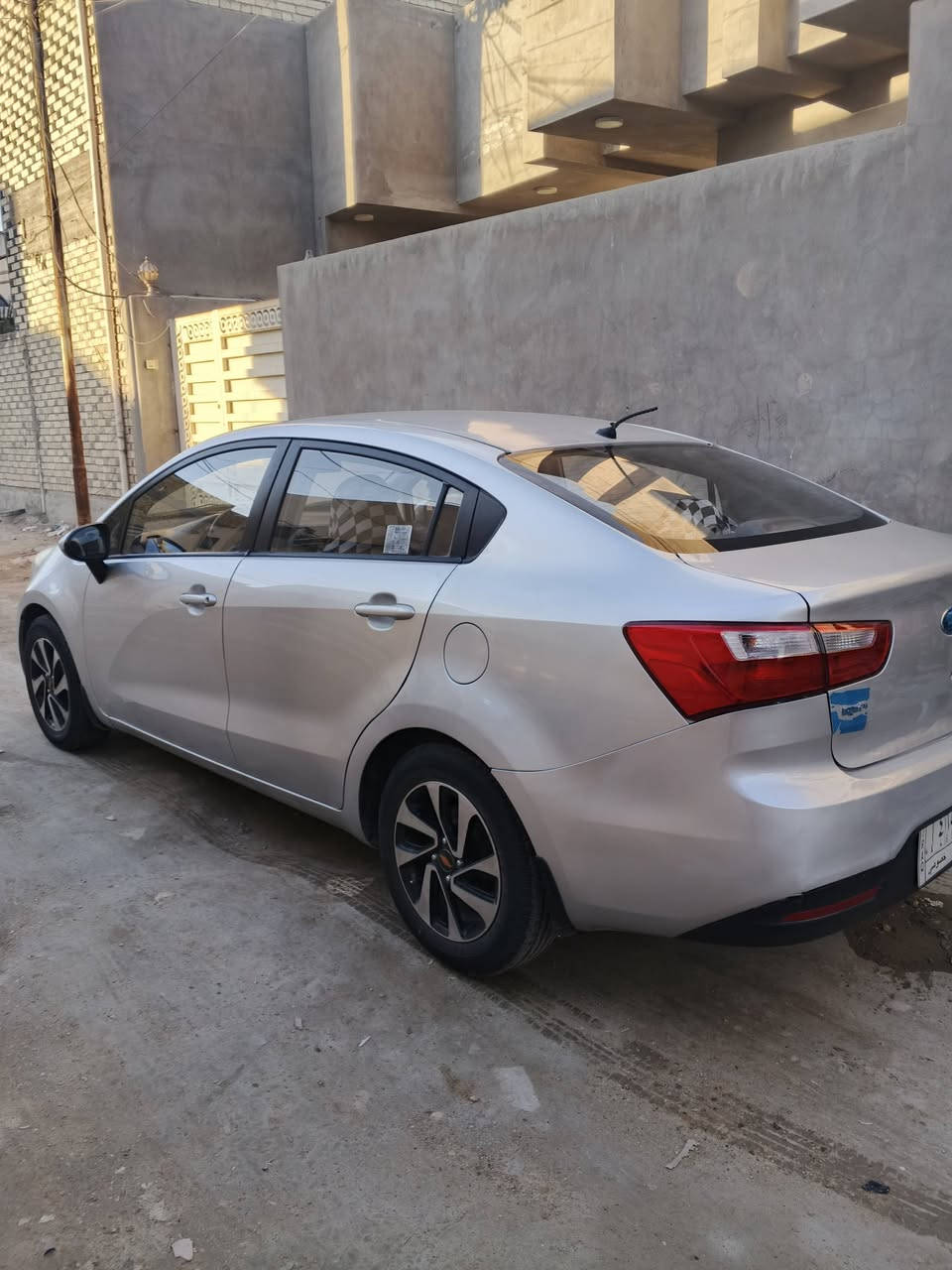 كيا ريو ٢٠١٣ رقم نجف محرك ١٦٠٠
مصبوغه حزام بدون ضربه شرط ع فحص 
محرك وكير مكفولات حداديه جديده تخم تاير جديد تبريد ثلج السعر ٨٥$ مكانه كوفه ***********
