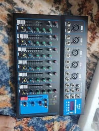 اجهزت الصوت جدد مامستخدمه جدد قيمهن وخذهن 07713995755