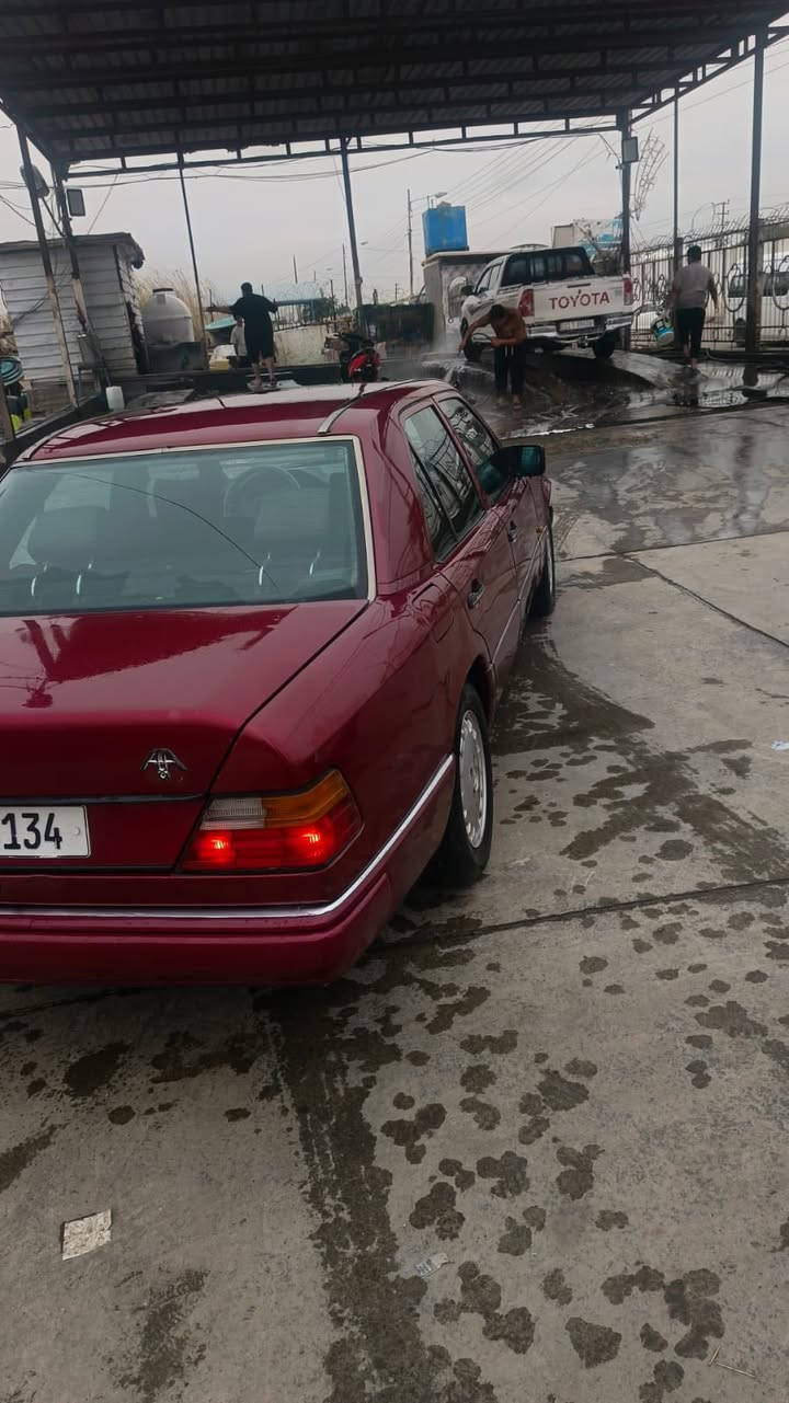 سلام عليكم سياره مارسيدس موديل92رقم دوك تحويل مباشر سياره نضيفه نقصه شغلت بصيطه سعره38 مكاني الشعله الشراي يتصل عل الرقم *********** خاص ماجوب
