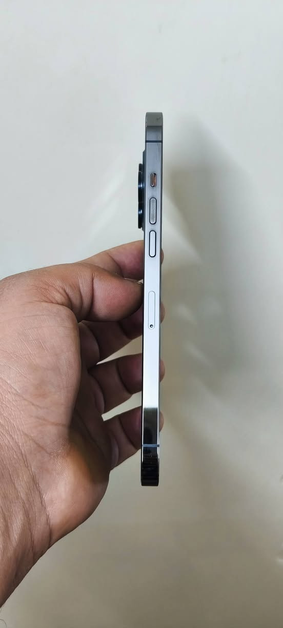 ايفون 12 برو ماكس
ذاكره ٥١٢ - بطاريه ٨٦٪ 
نضافه ١٠٠٪ مكفول من أي خلل 
سعره ( ٤٦٠ ) الف سعر نهائي 
ـــــــــــــــــــــــــــــــــــــــــ
عنواني بغداد مدينة الصدر 
***********
